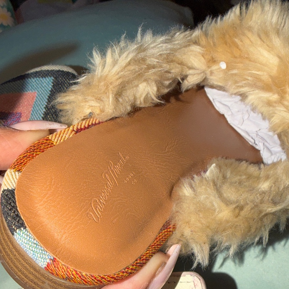 Universal Thread Multicolor Chevron Flats - image 5